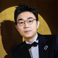 该片自开画以来口碑爆棚，被观众评为“年度最佳动画”，同时荣获首周末总票房第一、单日票房第一、观影人 《蜘蛛侠：平行宇宙2》大片曝光 诸多蜘蛛侠出场 2023-03-11 备受关注的《蜘蛛侠：平行宇宙2》，日前登上了著名电影杂志《帝国》的封面。