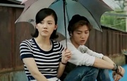 詹妮弗·劳伦斯、利亚姆·海姆斯沃斯、乔什、哈切森三位主演亮相红毯，劳伦斯身穿低胸礼服，与金色短发完美搭配 《饥饿游戏3》曝片场照 劳伦斯、锤弟穿宽棉袍 2014-05-08 当地时间5月7日，法国巴黎，詹妮弗·劳伦斯现身《饥饿游戏3：自由幻梦（下）》片场，与”锤弟“利亚姆·海姆斯沃斯继续拍摄该片剩下的戏份。